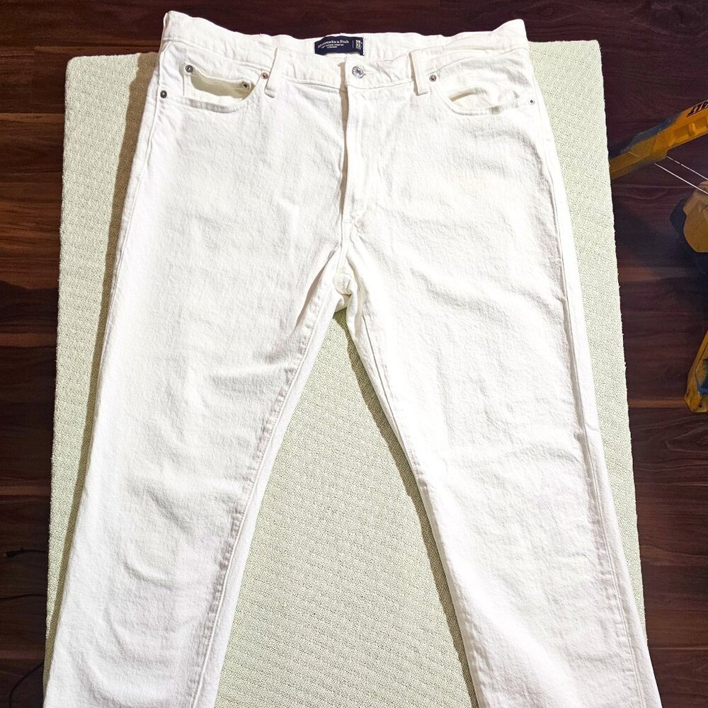 White Men's Abercrombie & Fitch Vintage Straight Stretch Jeans 38X32
